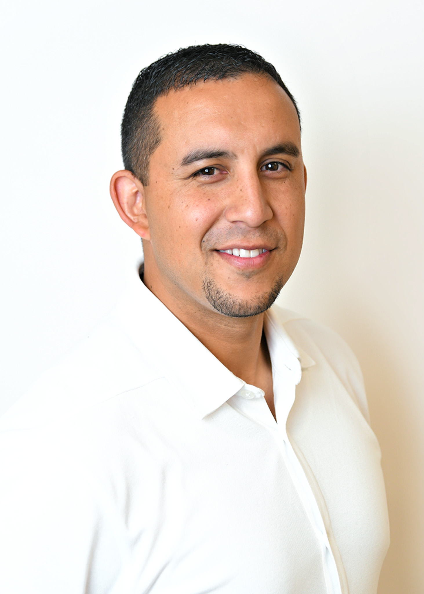 Joel Hernandez headshot
